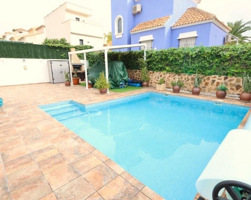 4 bedroom Villa for sale in Villamartin with pool - € 408,000 (Ref: 9552141)
