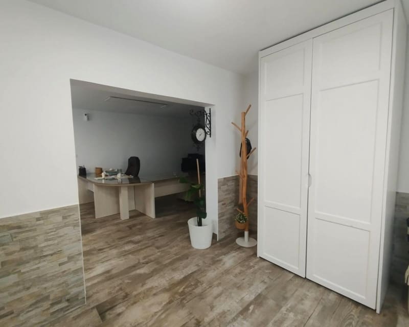 4 bedroom Villa for sale in Villamartin with pool - € 408,000 (Ref: 9552141)