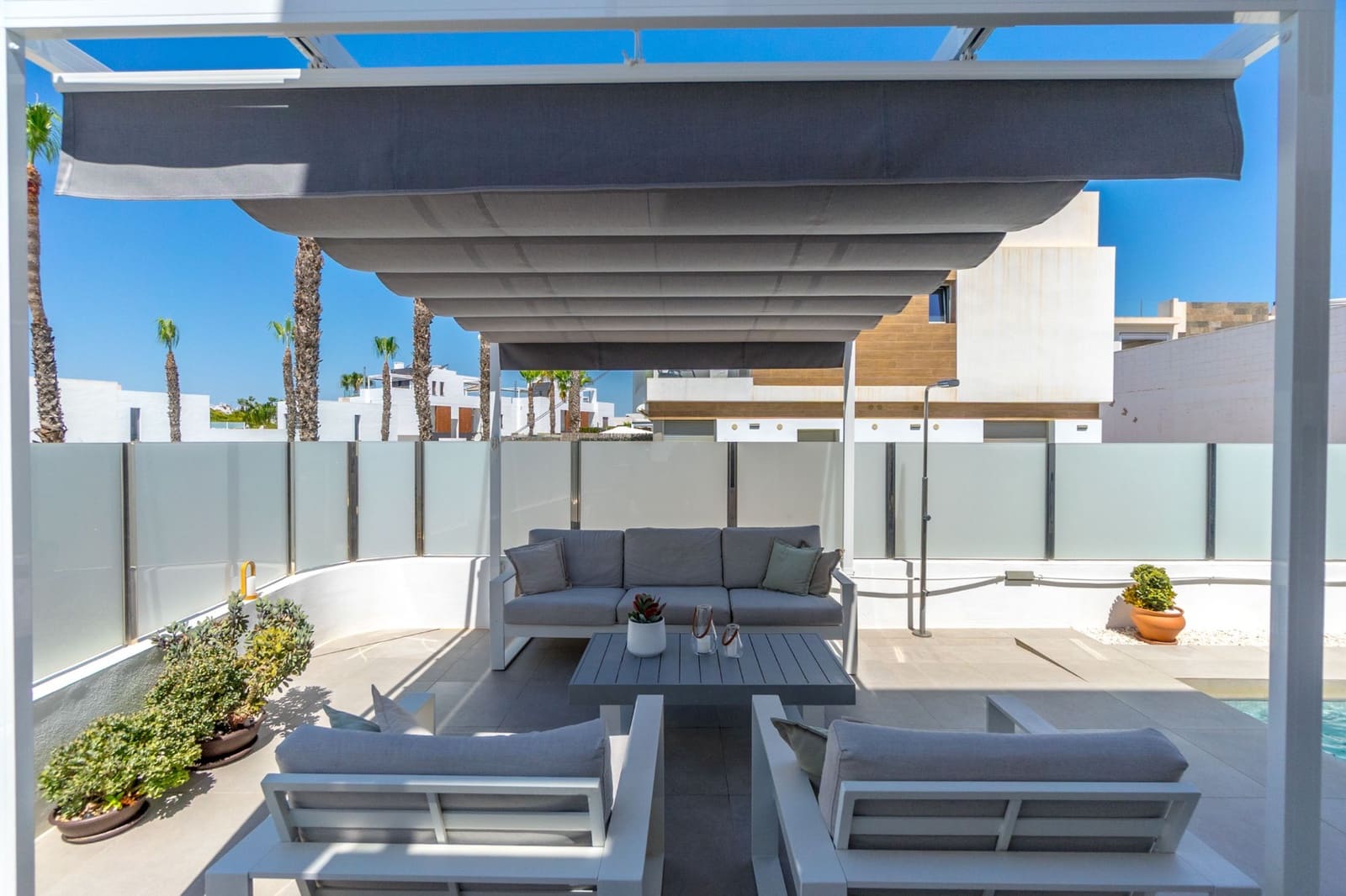 3 slaapkamer Villa te koop in Villamartin met zwembad - € 399.000 (Ref: 9552143)