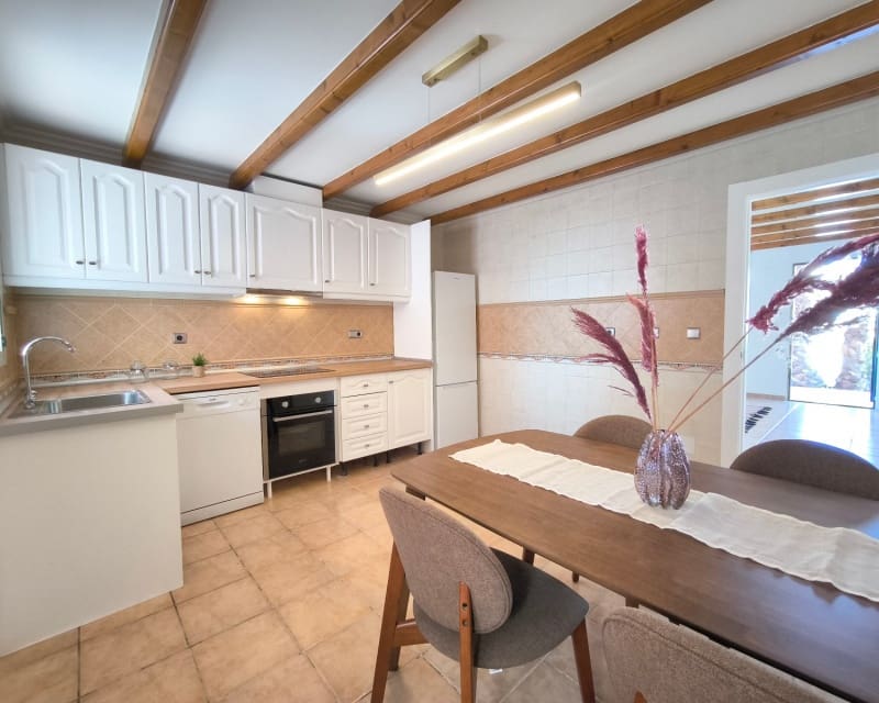 3 quarto Moradia para venda em Villamartin com piscina - 399 900 € (Ref: 9552151)