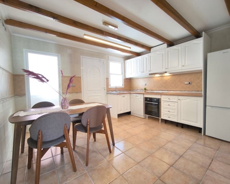 3 quarto Moradia para venda em Villamartin com piscina - 399 900 € (Ref: 9552151)