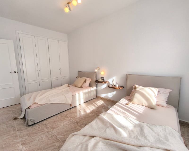 3 quarto Moradia para venda em Villamartin com piscina - 399 900 € (Ref: 9552151)