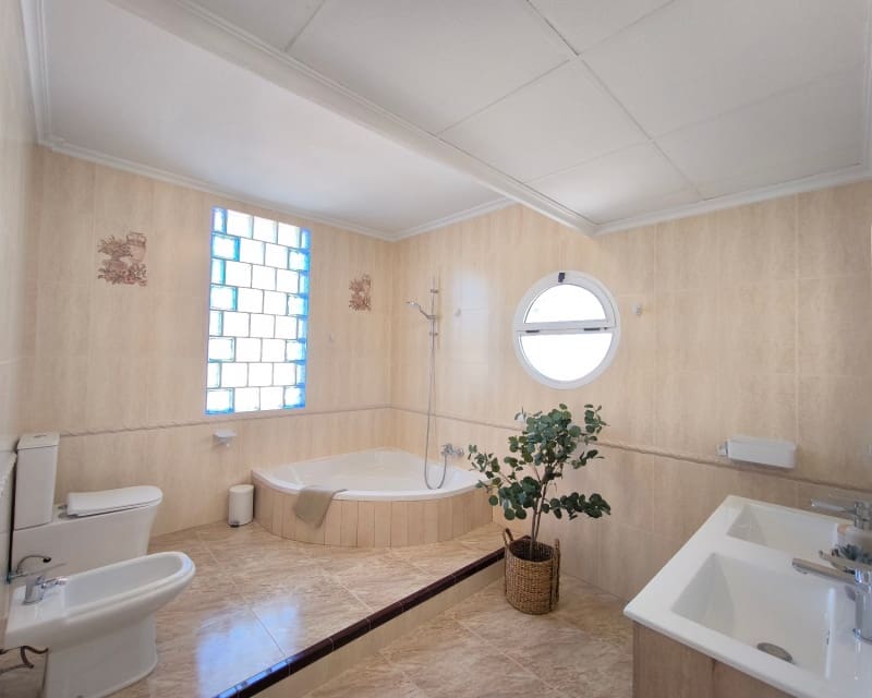 3 quarto Moradia para venda em Villamartin com piscina - 399 900 € (Ref: 9552151)