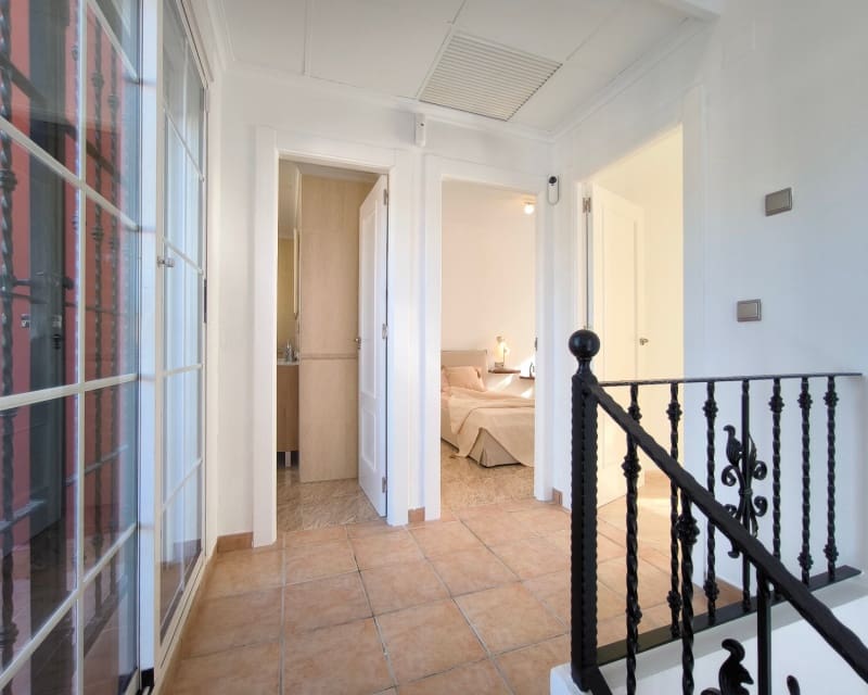 3 quarto Moradia para venda em Villamartin com piscina - 399 900 € (Ref: 9552151)