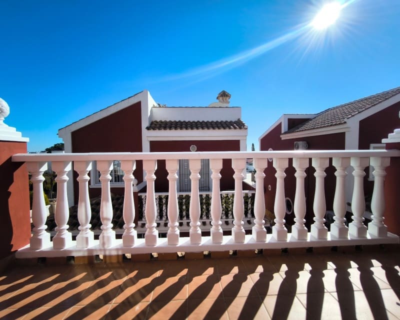 3 quarto Moradia para venda em Villamartin com piscina - 399 900 € (Ref: 9552151)