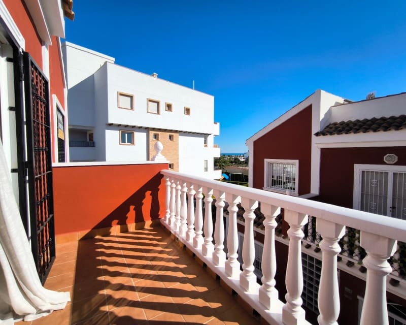 3 quarto Moradia para venda em Villamartin com piscina - 399 900 € (Ref: 9552151)