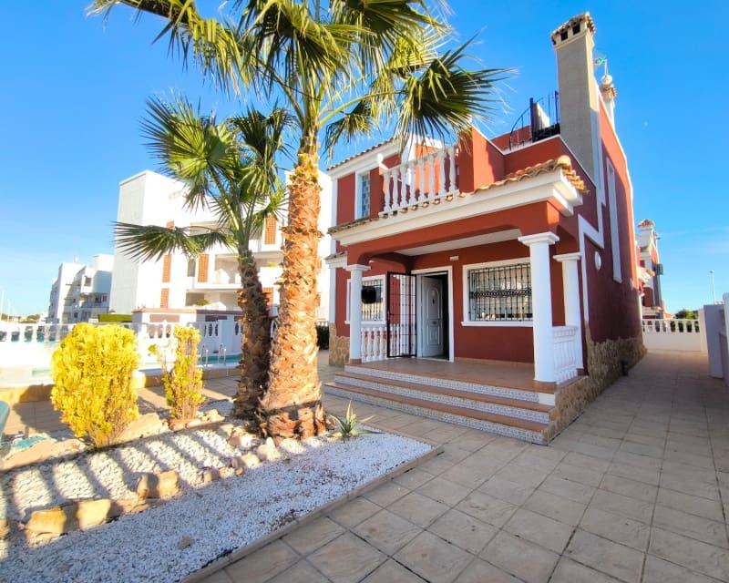 3 quarto Moradia para venda em Villamartin com piscina - 399 900 € (Ref: 9552151)