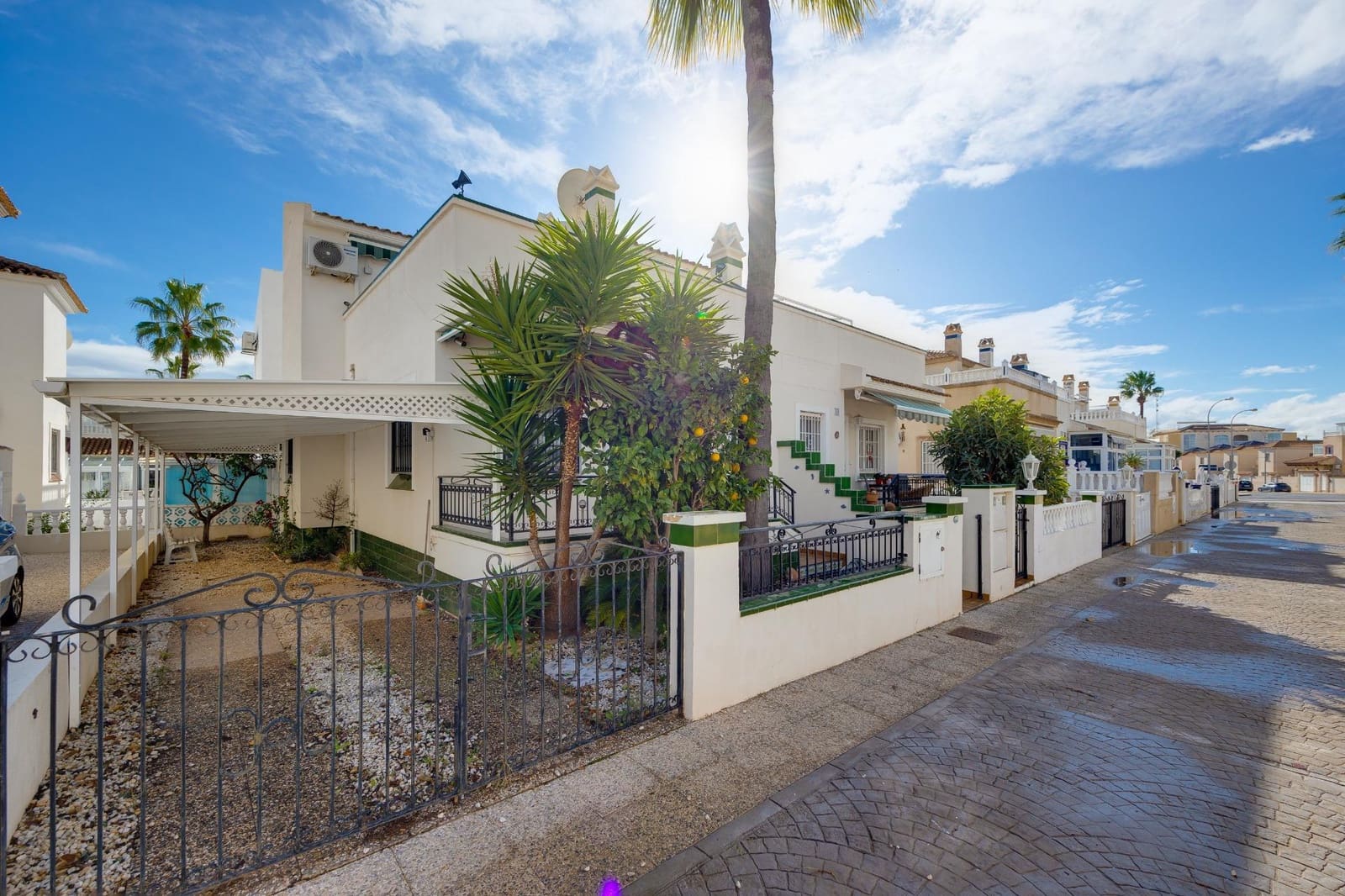 3 slaapkamer Villa te koop in Playa Flamenca met zwembad - € 236.000 (Ref: 9552153)