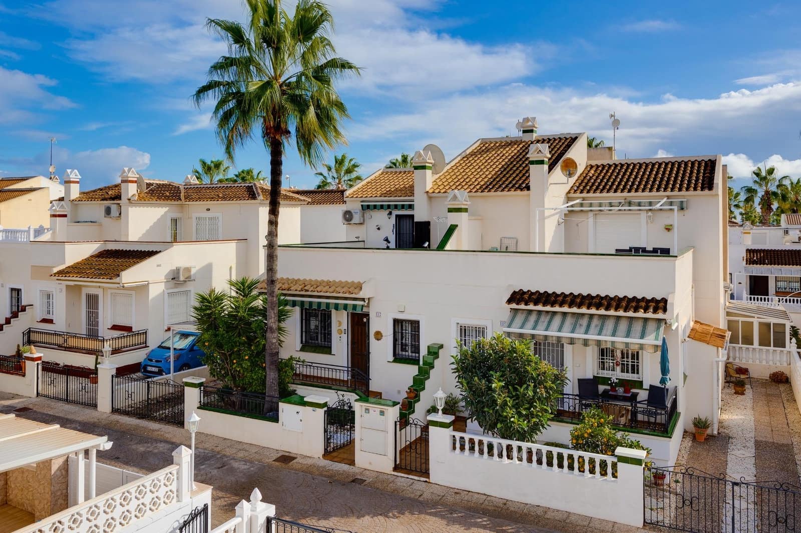 3 slaapkamer Villa te koop in Playa Flamenca met zwembad - € 236.000 (Ref: 9552153)