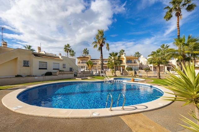 3 slaapkamer Villa te koop in Playa Flamenca, Orihuela met zwembad - € 236.000 (Ref: 9552153)