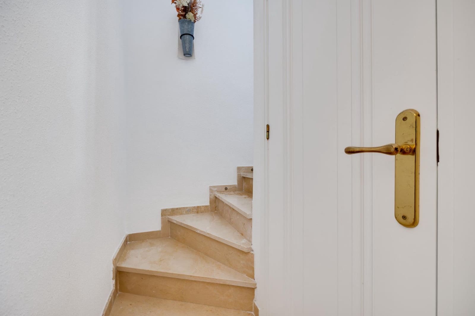 3 slaapkamer Villa te koop in Playa Flamenca met zwembad - € 236.000 (Ref: 9552153)