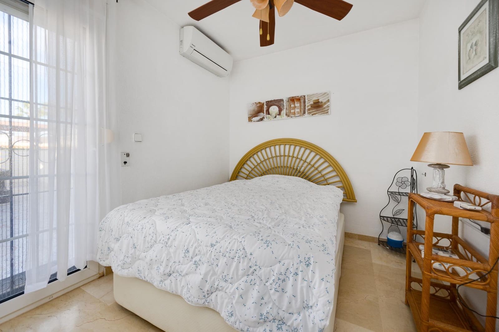 3 slaapkamer Villa te koop in Playa Flamenca met zwembad - € 236.000 (Ref: 9552153)