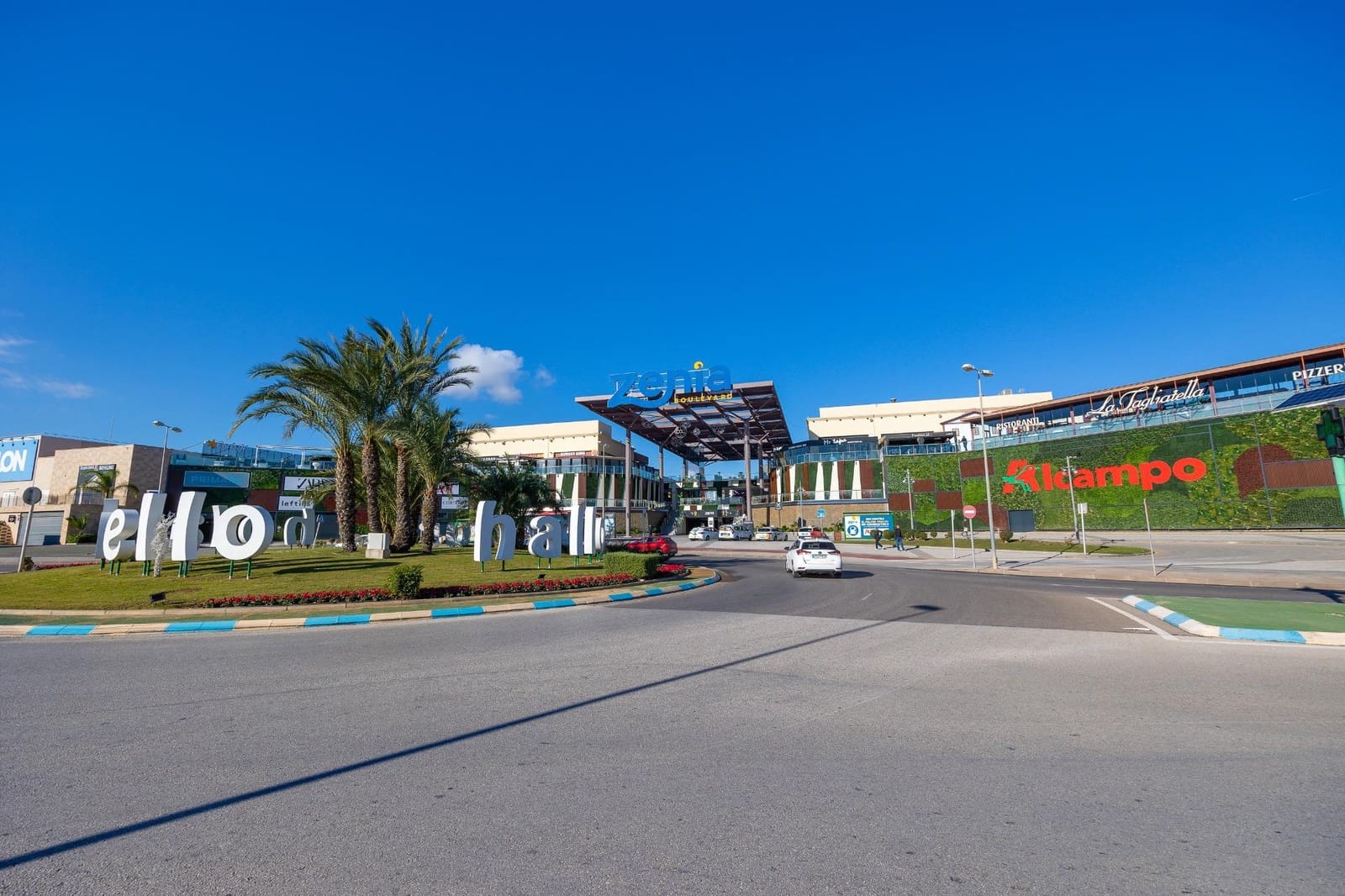 3 slaapkamer Villa te koop in Playa Flamenca met zwembad - € 236.000 (Ref: 9552153)