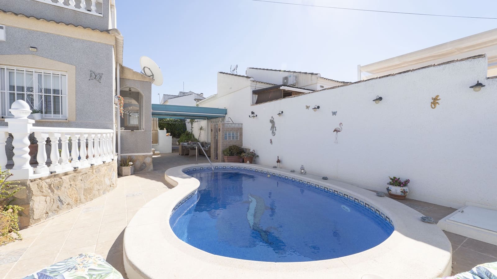 3 bedroom Villa for sale in San Luis with pool - € 335,000 (Ref: 9552154)