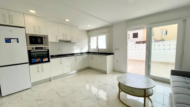 Casa de 3 habitaciones en Los Balcones en venta - 229.000 € (Ref: 9552159)