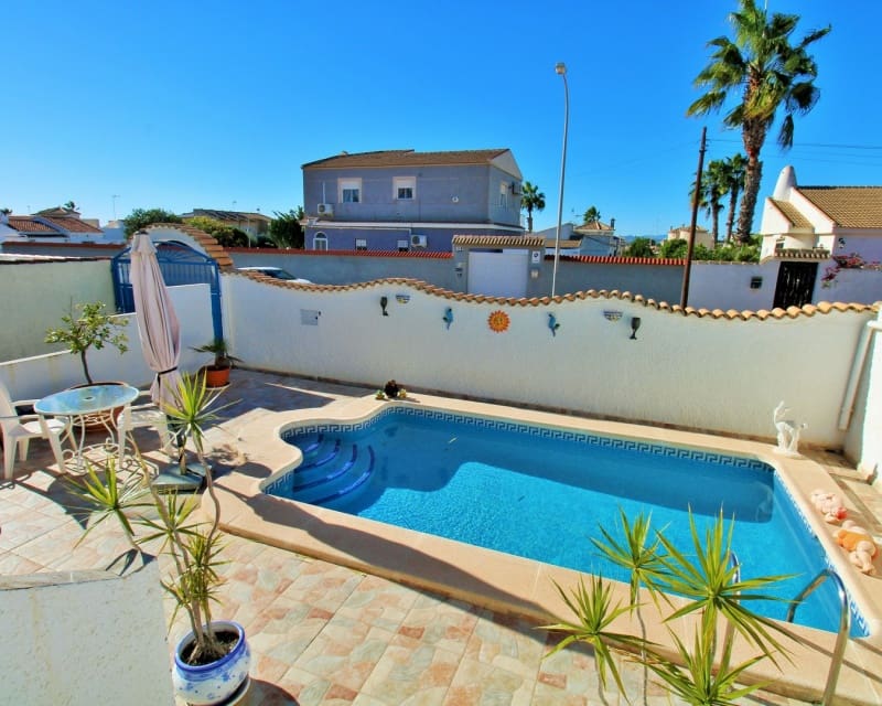 2 Zimmer Villa zu verkaufen in La Siesta mit Pool - 279.000 € (Ref: 9552161)