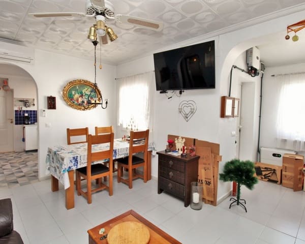 2 Zimmer Villa zu verkaufen in La Siesta, Torrevieja mit Pool - 279.000 € (Ref: 9552161)