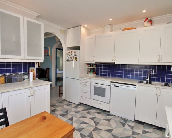 2 Zimmer Villa zu verkaufen in La Siesta, Torrevieja mit Pool - 279.000 € (Ref: 9552161)