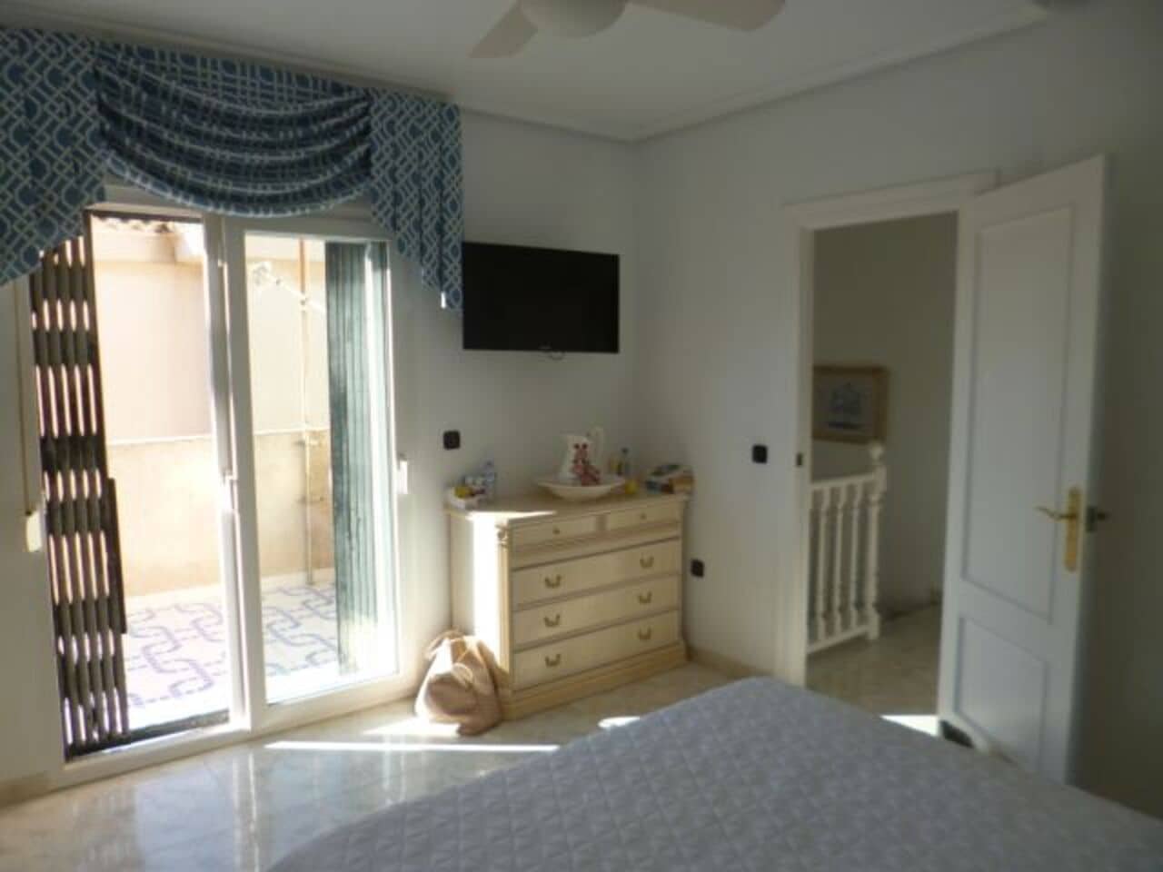 3 slaapkamer Villa te koop in Playa Flamenca met zwembad - € 389.000 (Ref: 9552163)