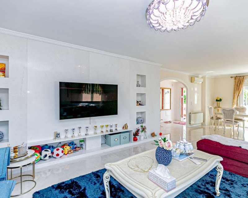 4 makuuhuone Huvila myytävänä paikassa Campoamor mukana uima-altaan - 800 000 € (Ref: 9552166)