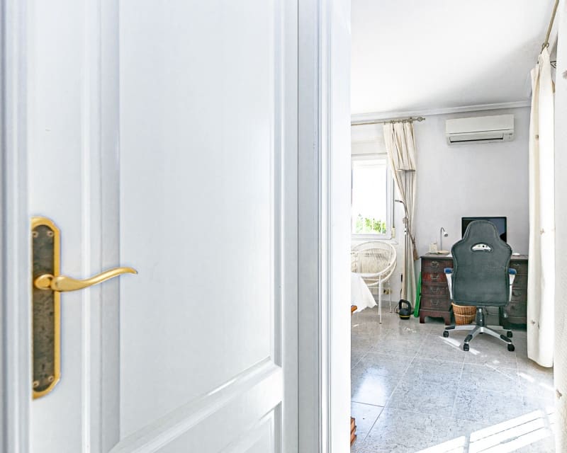 4 makuuhuone Huvila myytävänä paikassa Campoamor mukana uima-altaan - 800 000 € (Ref: 9552166)