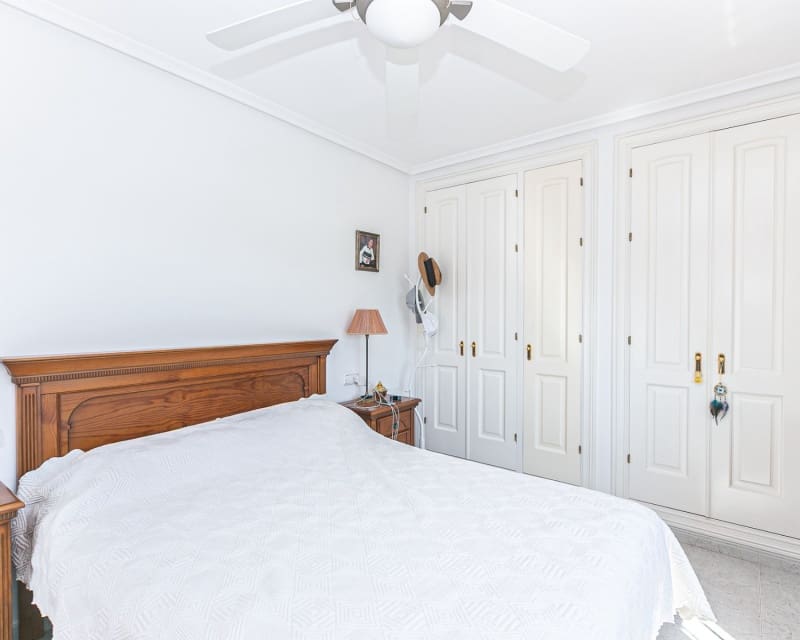 4 makuuhuone Huvila myytävänä paikassa Campoamor mukana uima-altaan - 800 000 € (Ref: 9552166)