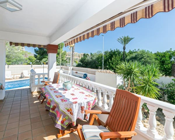 4 makuuhuone Huvila myytävänä paikassa Dehesa de Campoamor, Orihuela mukana uima-altaan - 800 000 € (Ref: 9552166)