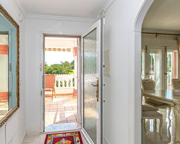 4 makuuhuone Huvila myytävänä paikassa Dehesa de Campoamor, Orihuela mukana uima-altaan - 800 000 € (Ref: 9552166)