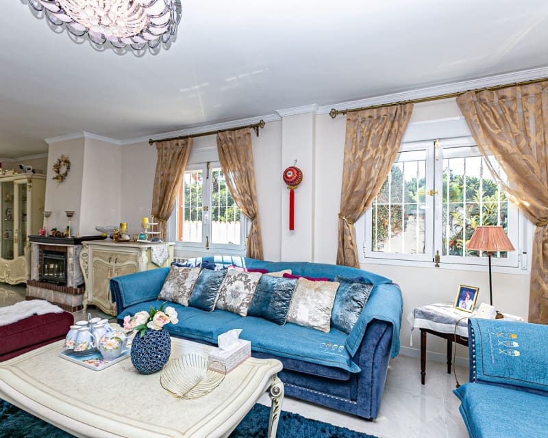 4 makuuhuone Huvila myytävänä paikassa Campoamor mukana uima-altaan - 800 000 € (Ref: 9552166)