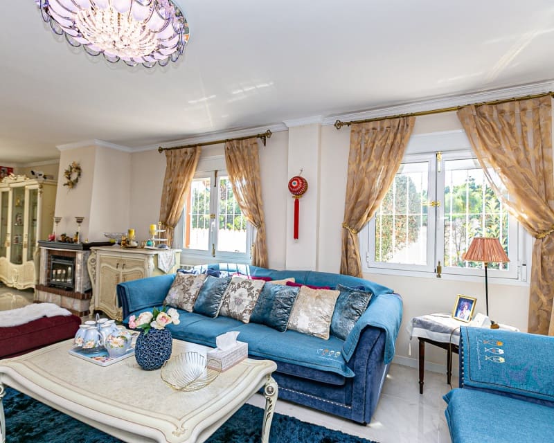 4 makuuhuone Huvila myytävänä paikassa Campoamor mukana uima-altaan - 800 000 € (Ref: 9552166)