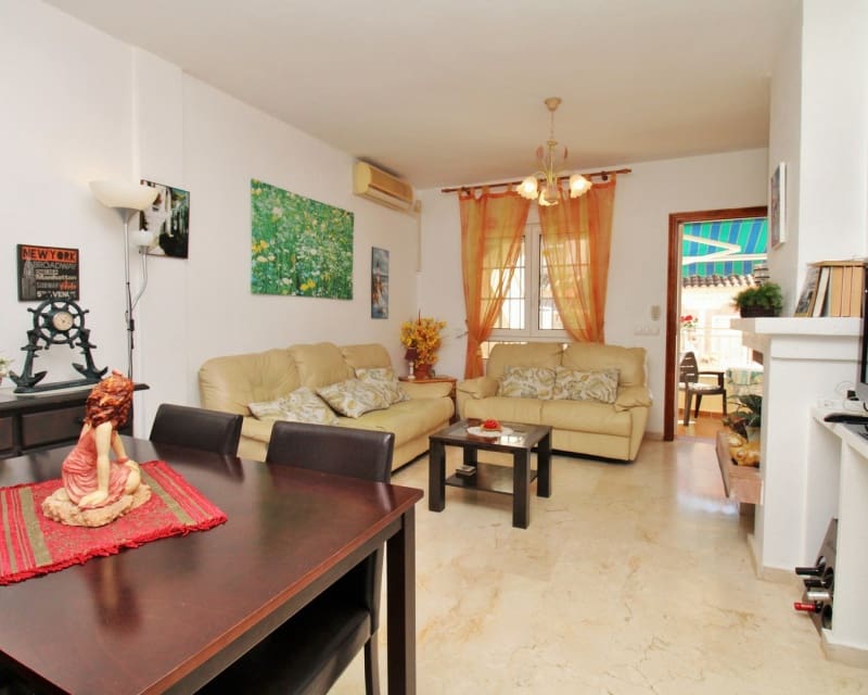 2 Zimmer Apartment zu verkaufen in Playa Flamenca mit Pool - 199.000 € (Ref: 9552168)