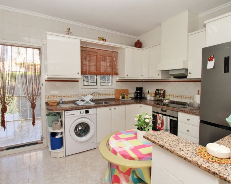 2 Zimmer Apartment zu verkaufen in Playa Flamenca mit Pool - 199.000 € (Ref: 9552168)