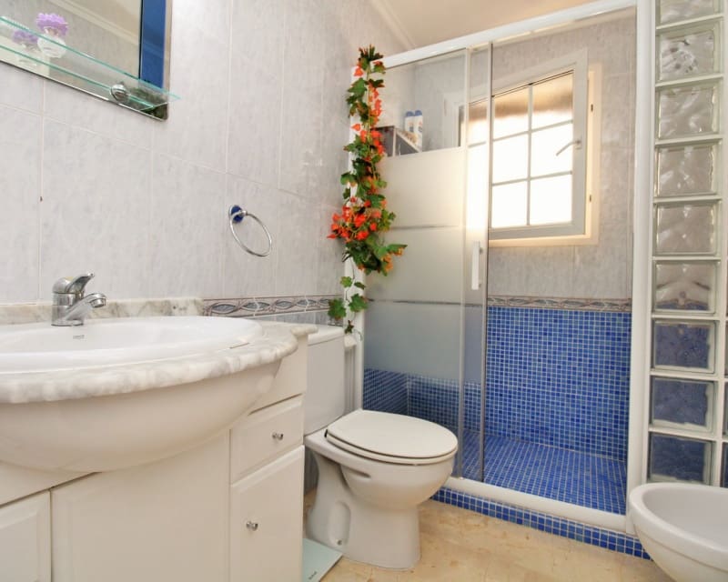 2 Zimmer Apartment zu verkaufen in Playa Flamenca mit Pool - 199.000 € (Ref: 9552168)