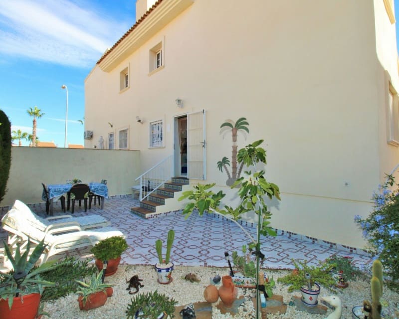 2 Zimmer Apartment zu verkaufen in Playa Flamenca mit Pool - 199.000 € (Ref: 9552168)