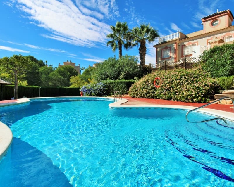 2 Zimmer Apartment zu verkaufen in Playa Flamenca mit Pool - 199.000 € (Ref: 9552168)