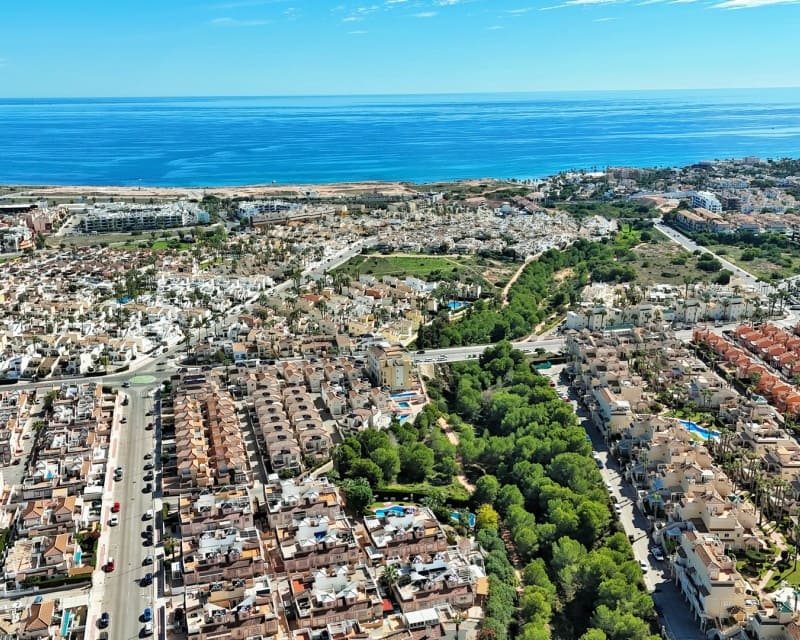 2 Zimmer Apartment zu verkaufen in Playa Flamenca mit Pool - 199.000 € (Ref: 9552168)