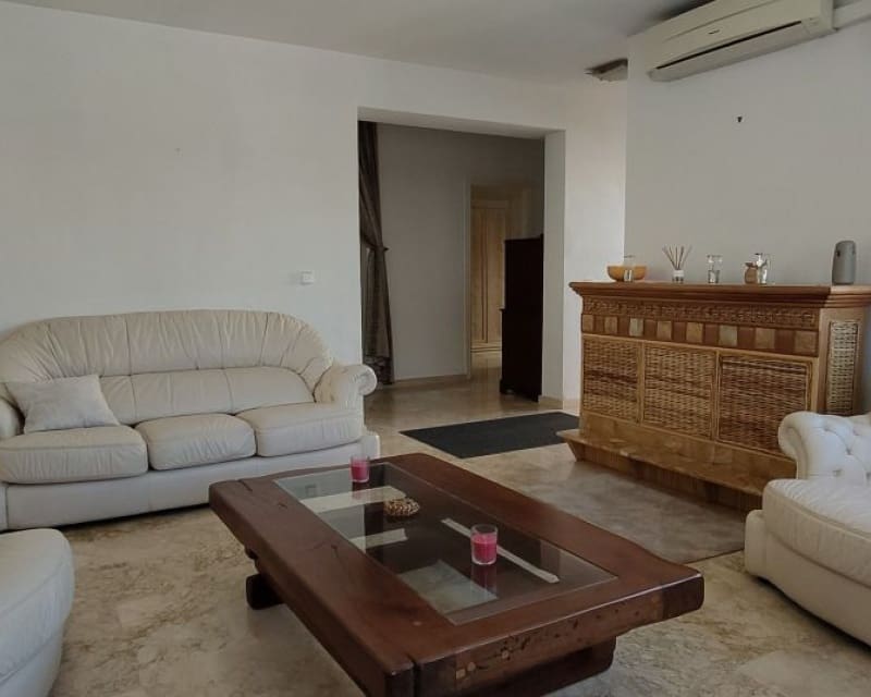 3 makuuhuone Huvila myytävänä paikassa Villamartin mukana uima-altaan - 465 000 € (Ref: 9552171)