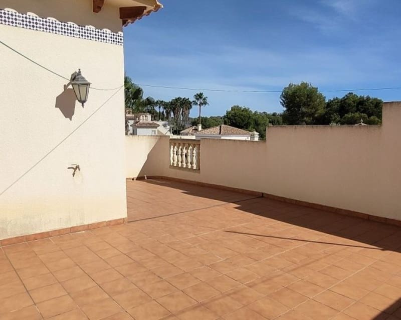 3 makuuhuone Huvila myytävänä paikassa Villamartin mukana uima-altaan - 465 000 € (Ref: 9552171)