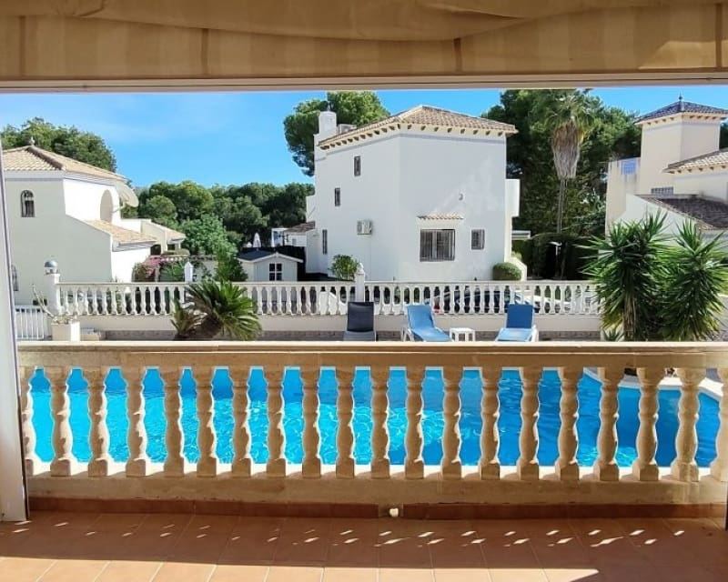 3 makuuhuone Huvila myytävänä paikassa Villamartin mukana uima-altaan - 465 000 € (Ref: 9552171)