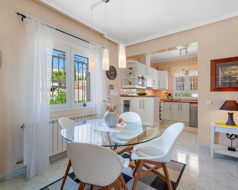 3 Zimmer Villa zu verkaufen in Ciudad Quesada mit Pool - 460.000 € (Ref: 9552172)