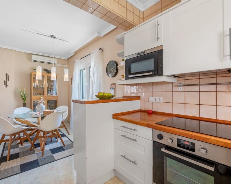 3 Zimmer Villa zu verkaufen in Ciudad Quesada mit Pool - 460.000 € (Ref: 9552172)