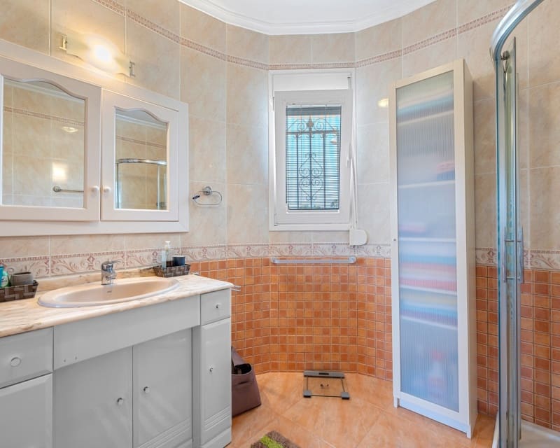 3 Zimmer Villa zu verkaufen in Ciudad Quesada mit Pool - 460.000 € (Ref: 9552172)