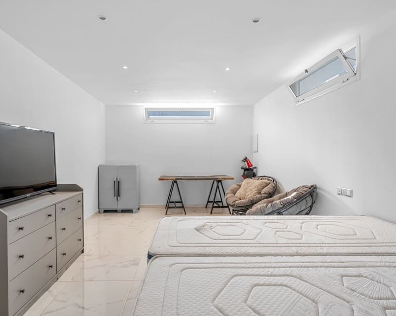 5 slaapkamer Villa te koop in Ciudad Quesada met zwembad - € 498.000 (Ref: 9552173)