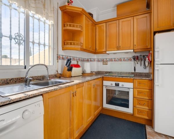 4 Zimmer Villa zu verkaufen in Playa Flamenca, Orihuela mit Pool - 305.000 € (Ref: 9552179)