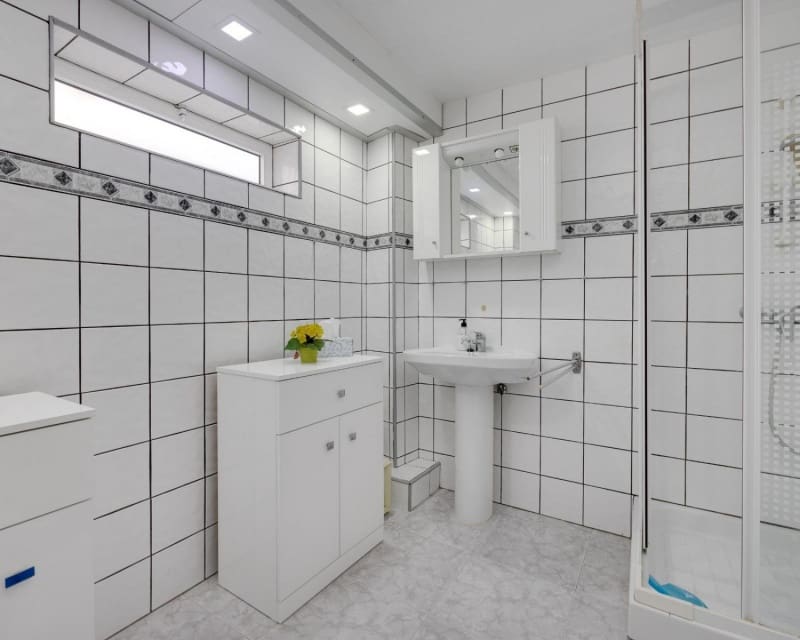 4 Zimmer Villa zu verkaufen in Playa Flamenca mit Pool - 305.000 € (Ref: 9552179)