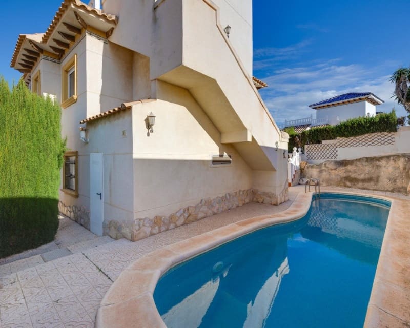 4 Zimmer Villa zu verkaufen in Playa Flamenca mit Pool - 305.000 € (Ref: 9552179)
