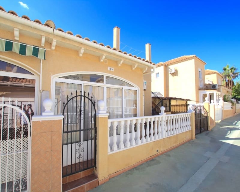 2 soveværelse Bungalow til salg i Los Balcones med swimmingpool - € 135.000 (Ref: 9552185)