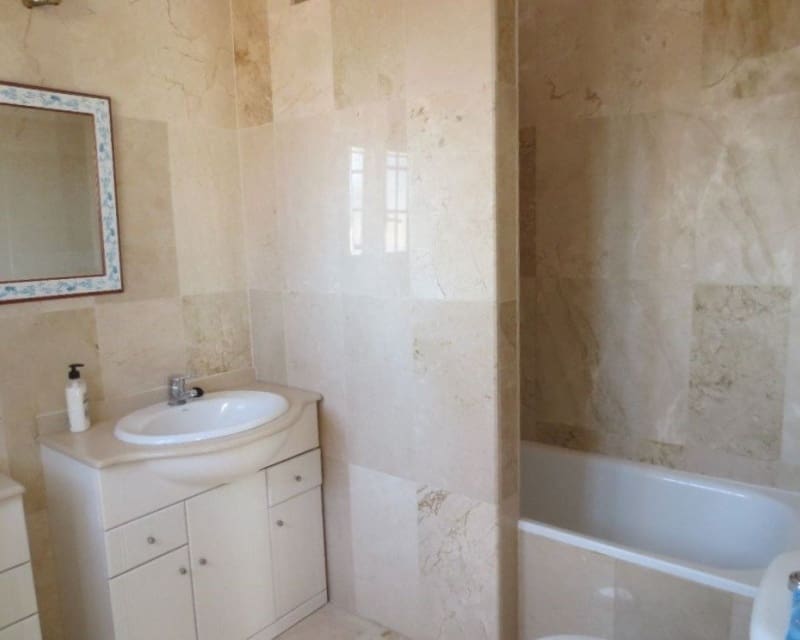 6 makuuhuone Huvila myytävänä paikassa Villamartin mukana uima-altaan - 510 000 € (Ref: 9552195)