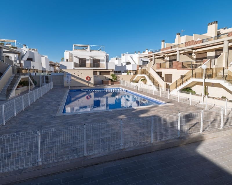 3 slaapkamer Appartement te koop in Cabo Roig met zwembad - € 249.900 (Ref: 9552197)