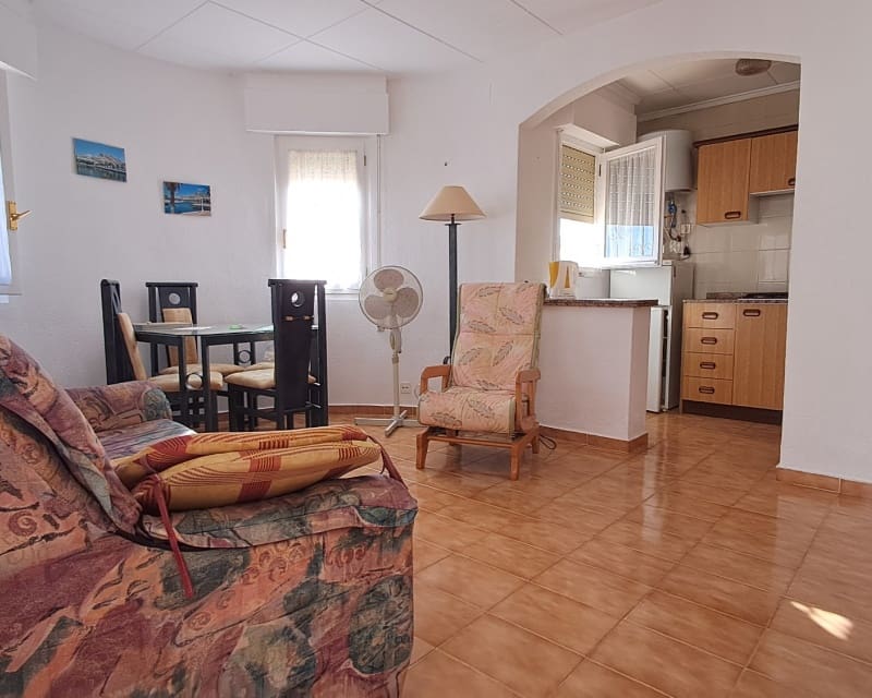 2 makuuhuone Huvila myytävänä paikassa La Florida - 219 000 € (Ref: 9552203)